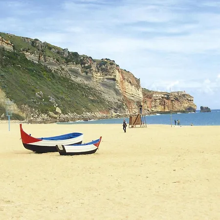 With Terrace In Dom wakacyjny Nazaré